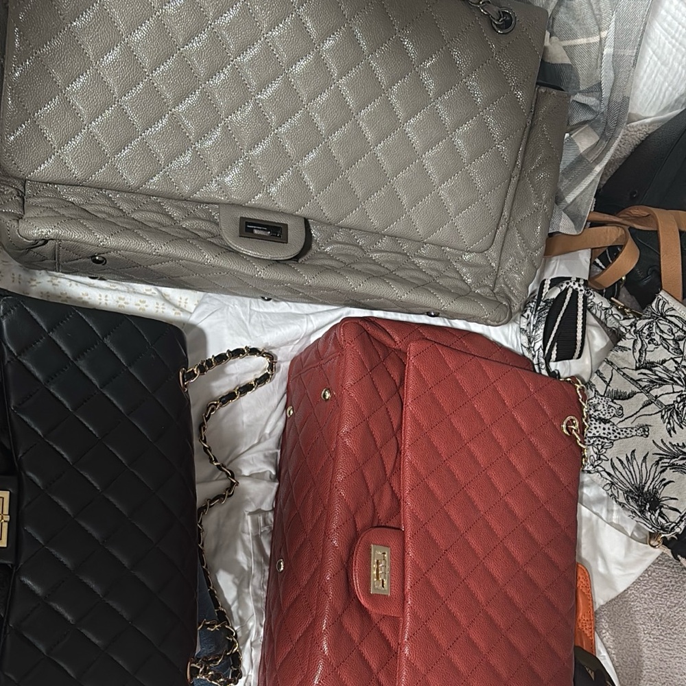 Elegant Quilted Leather Handbag - Black, Gray, and Red